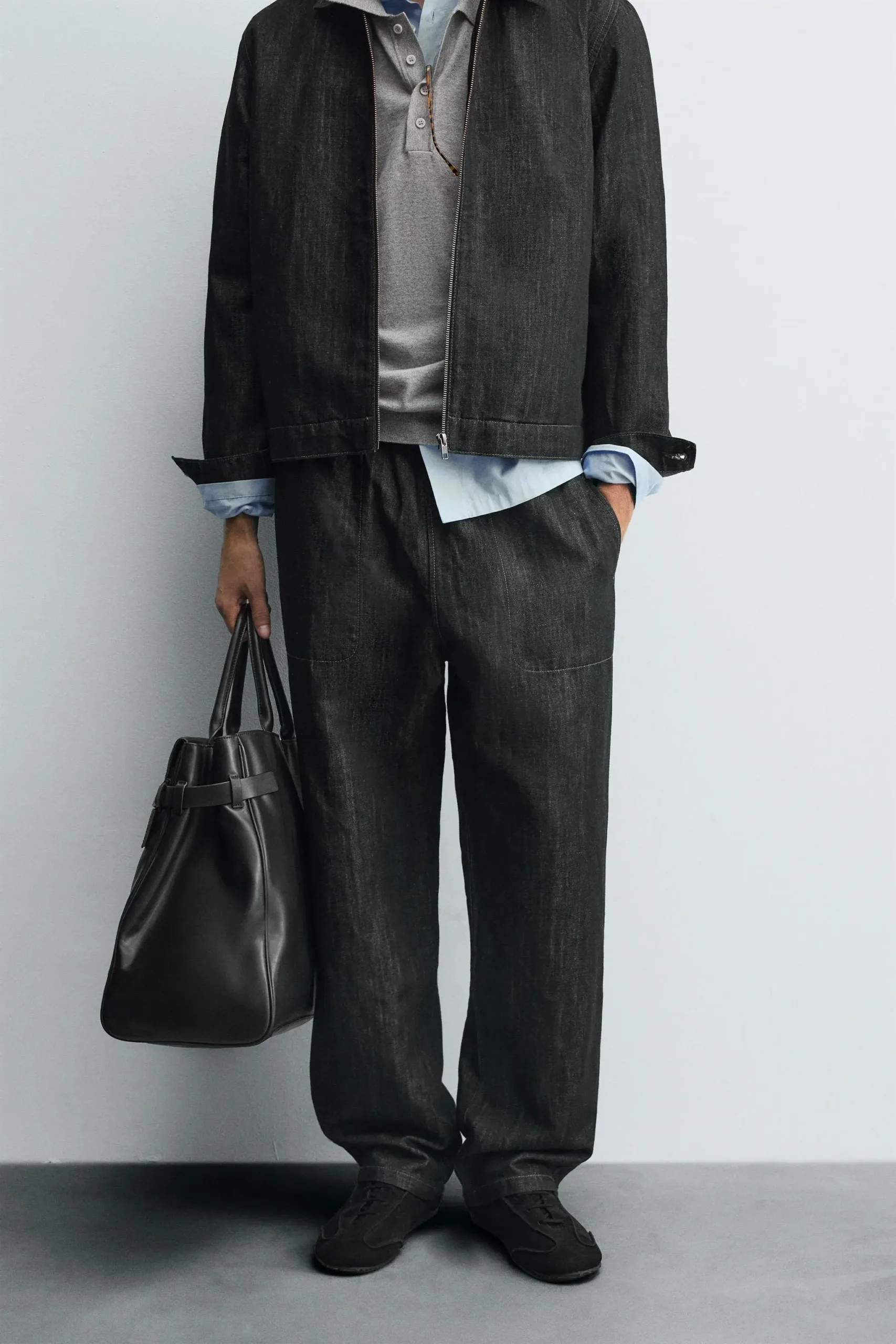 RELAXED FIT JOGGER JEANS